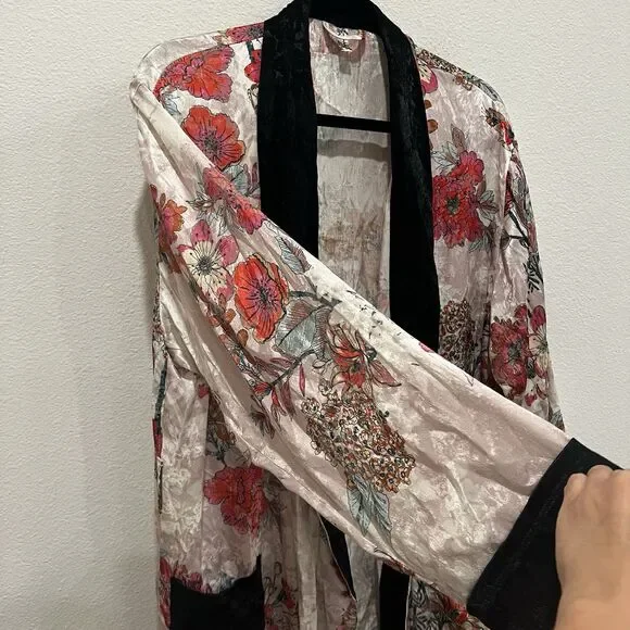 Free People Floral Ladies Who Lounge Printed Kimono Jacket Sz S Missing Belt! - Picture 5 of 9